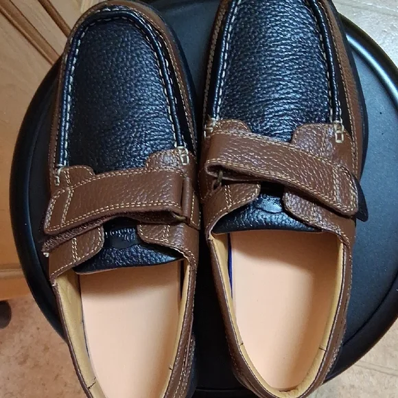 Elegant Brown and Black Boat Shoes - NIB - Picture 4 of 5